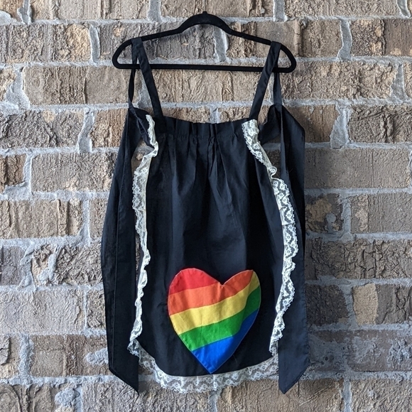 Vintage 1970s Rainbow Heart Patchwork Apron - Picture 5 of 5